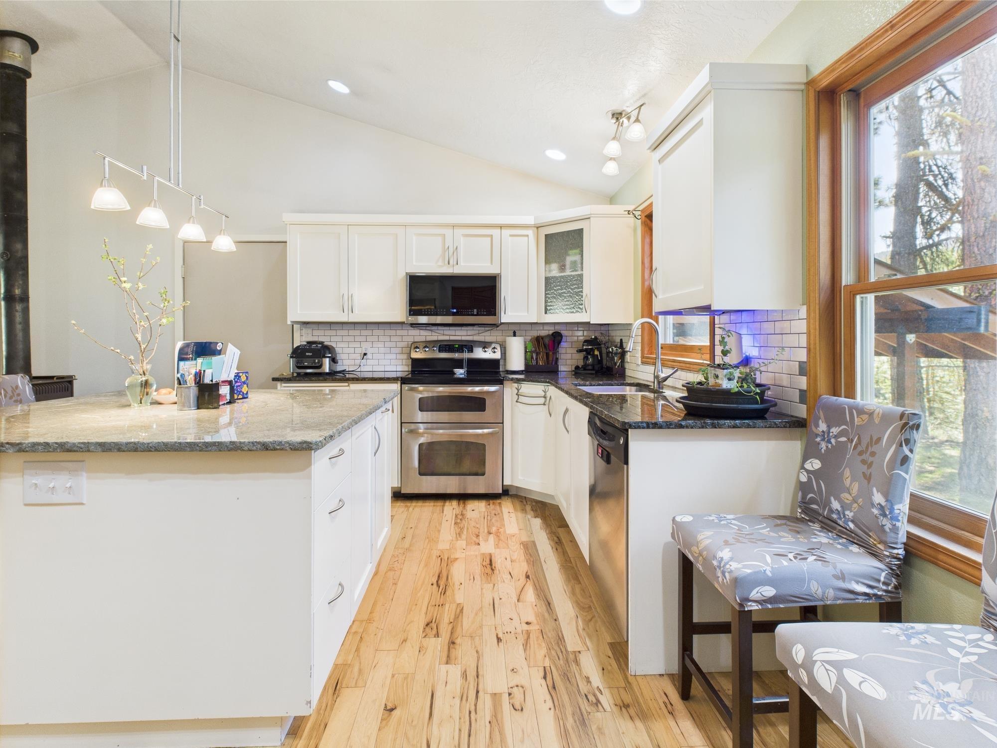 9 POND OVERLOOK, Idaho City, Idaho 83631, 3 Bedrooms, 2 Bathrooms, Residential For Sale, Price $495,000, 98974741