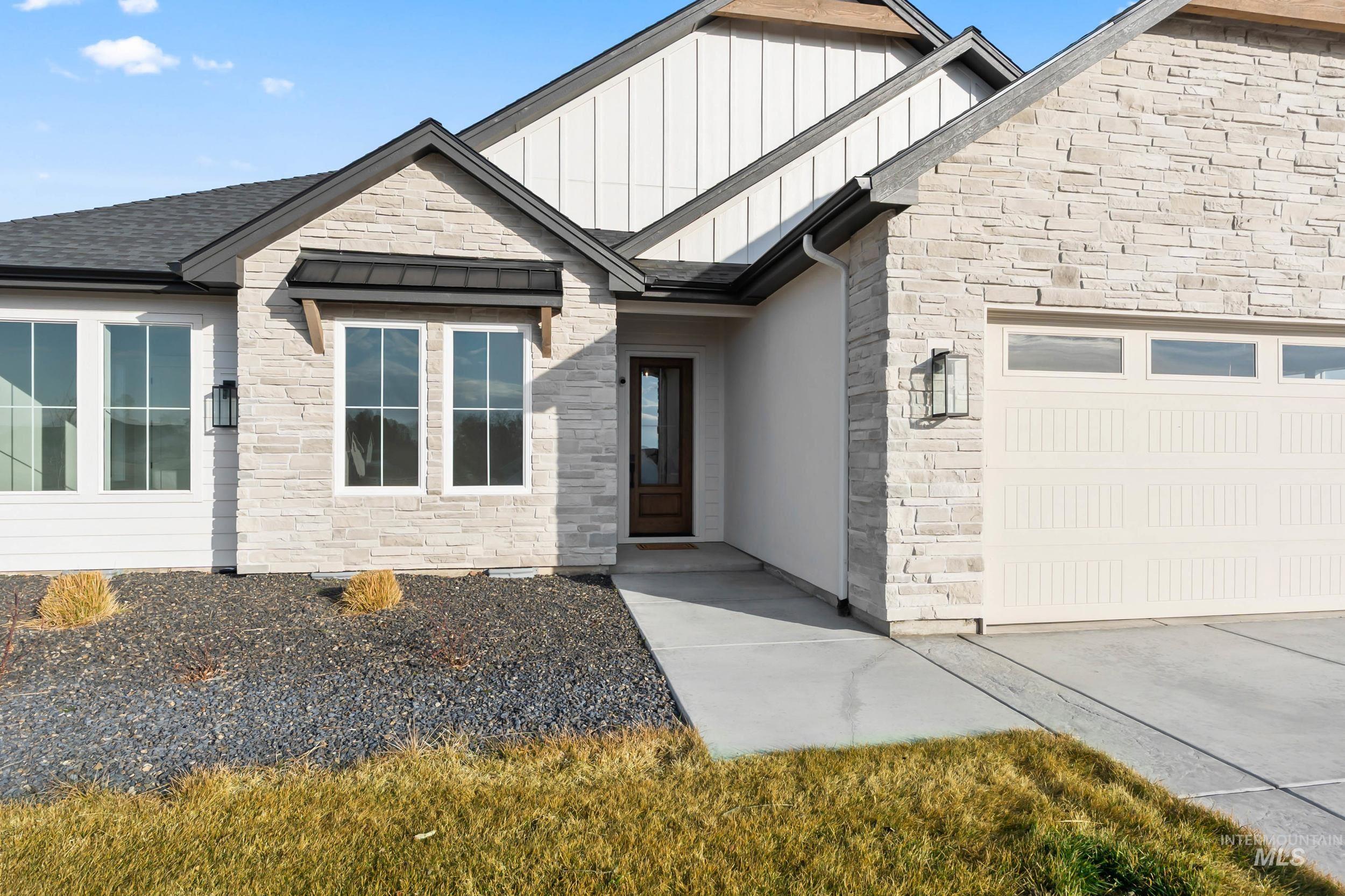 8835 Double Shot Hollow Ln, Middleton, Idaho 83644, 3 Bedrooms, 2.5 Bathrooms, Residential For Sale, Price $1,176,900, 98974746