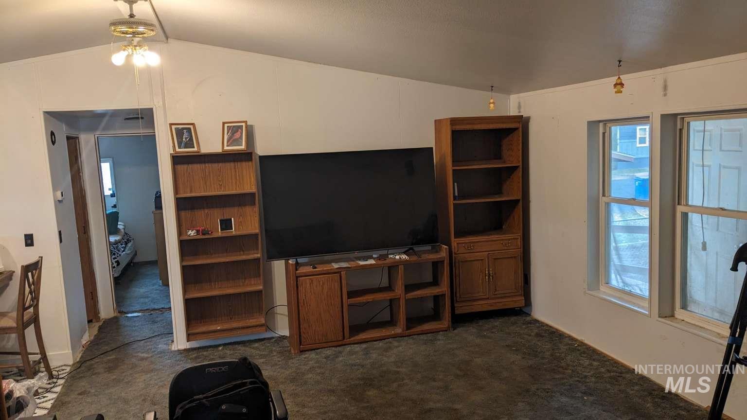 812 Garden Valley St, Nampa, Idaho 83687, 3 Bedrooms, 2 Bathrooms, Residential For Sale, Price $79,900,MLS 98974747