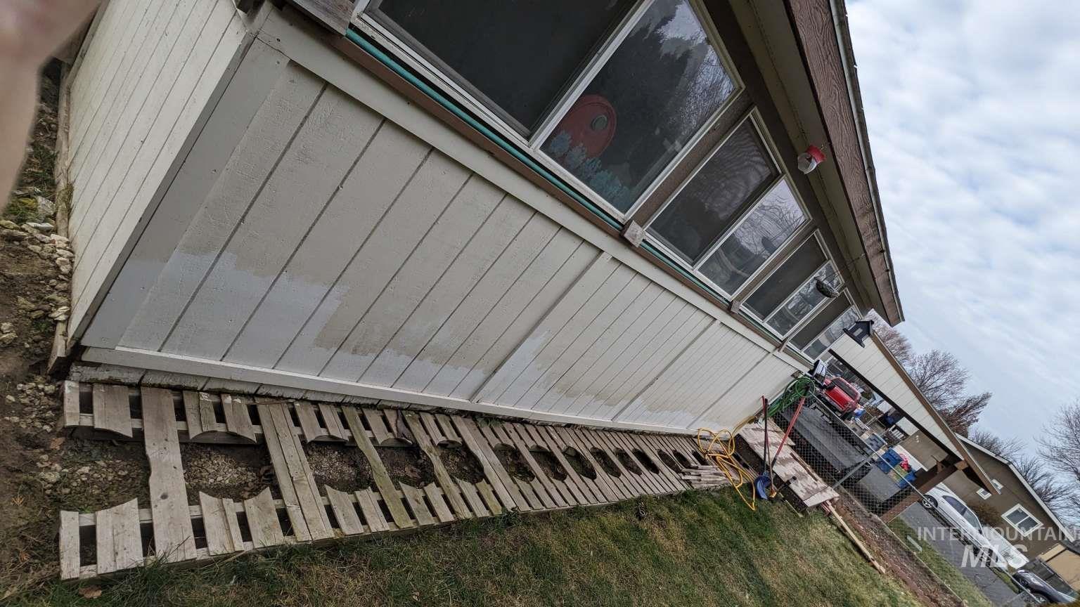 812 Garden Valley St, Nampa, Idaho 83687, 3 Bedrooms, 2 Bathrooms, Residential For Sale, Price $79,900,MLS 98974747