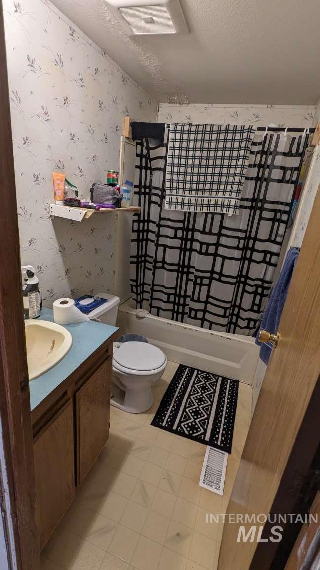 812 Garden Valley St, Nampa, Idaho 83687, 3 Bedrooms, 2 Bathrooms, Residential For Sale, Price $79,900,MLS 98974747