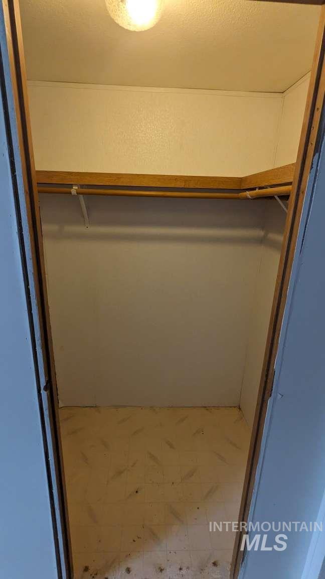 812 Garden Valley St, Nampa, Idaho 83687, 3 Bedrooms, 2 Bathrooms, Residential For Sale, Price $79,900,MLS 98974747