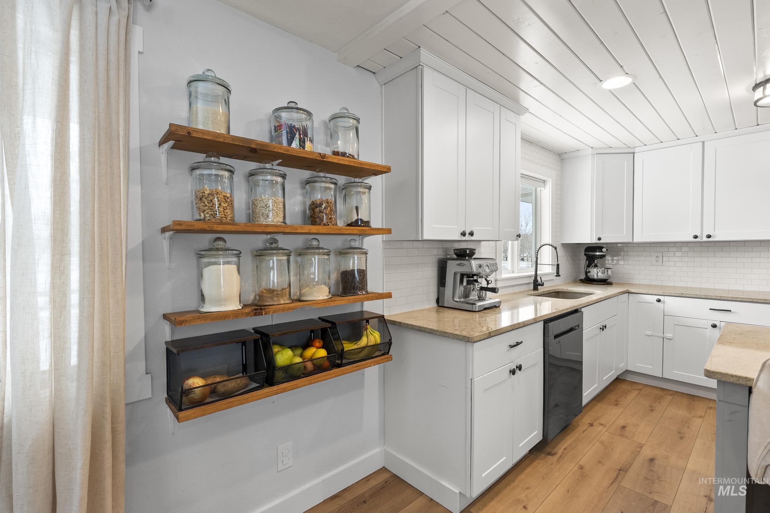 24141 Wanda Way, Middleton, Idaho 83644, 5 Bedrooms, 4.5 Bathrooms, Residential For Sale, Price $980,000, 98974749