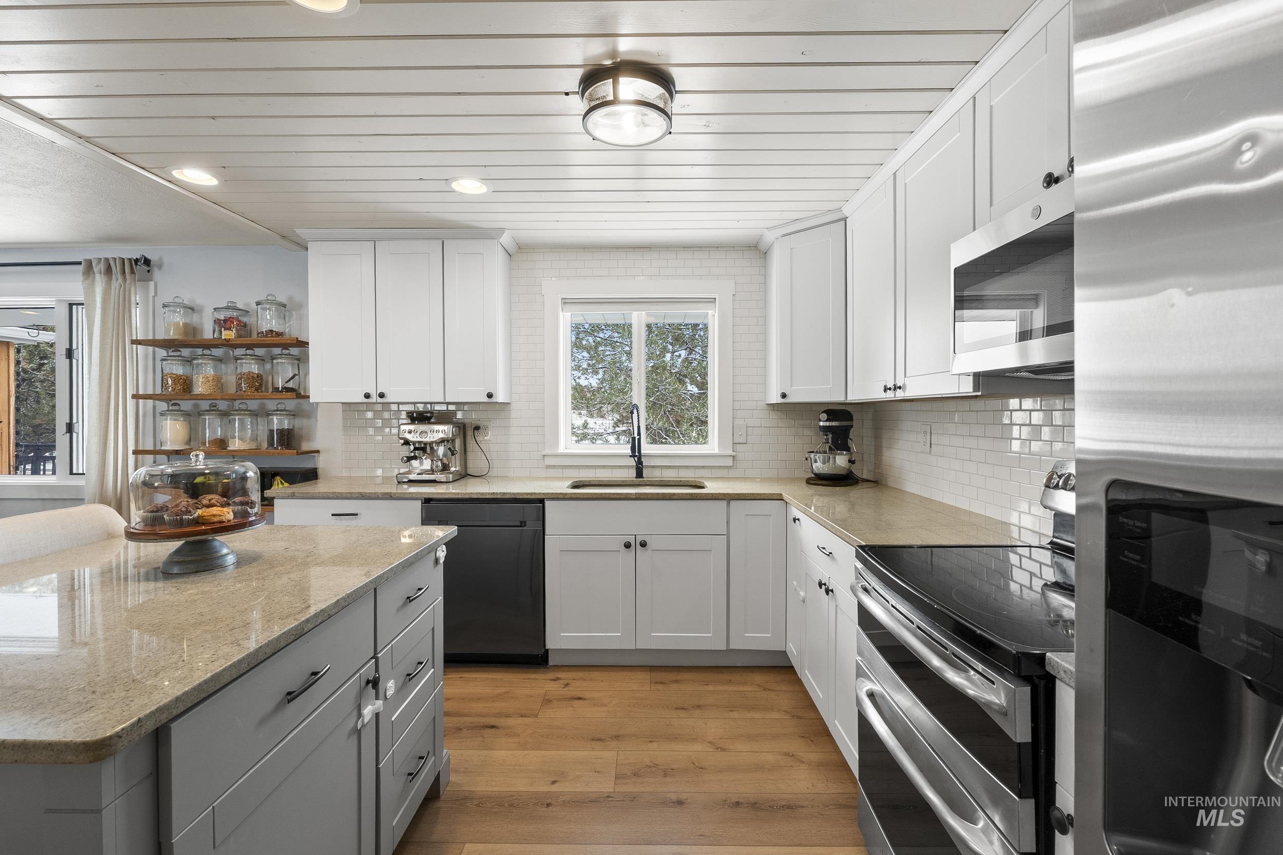 24141 Wanda Way, Middleton, Idaho 83644, 5 Bedrooms, 4.5 Bathrooms, Residential For Sale, Price $980,000, 98974749