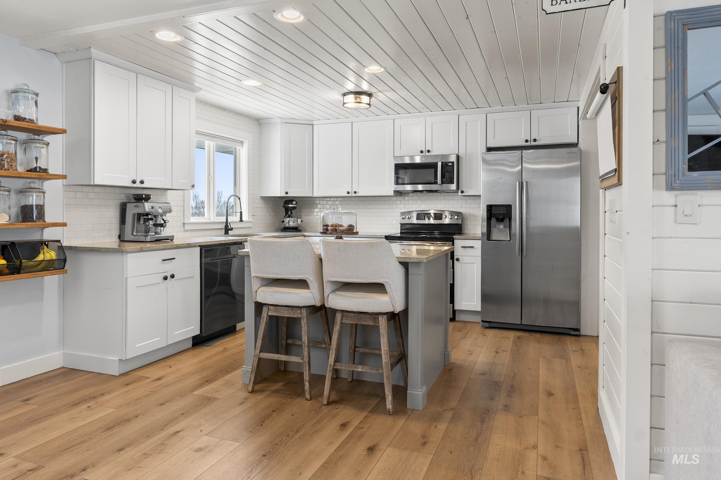 24141 Wanda Way, Middleton, Idaho 83644, 5 Bedrooms, 4.5 Bathrooms, Residential For Sale, Price $980,000, 98974749