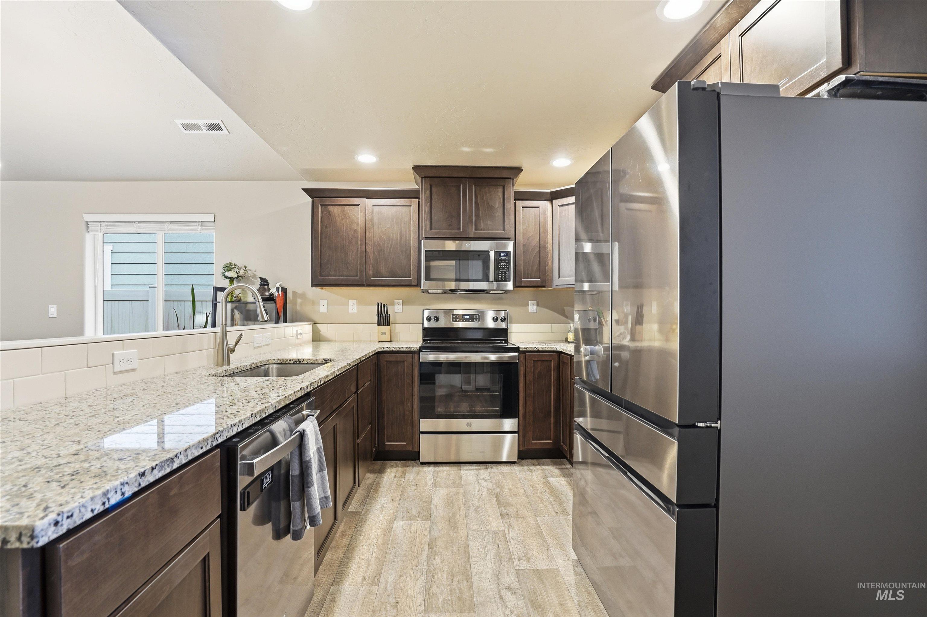 3337 NW 13th Ave, Meridian, Idaho 83646, 2 Bedrooms, 2 Bathrooms, Residential For Sale, Price $415,000, 98974751