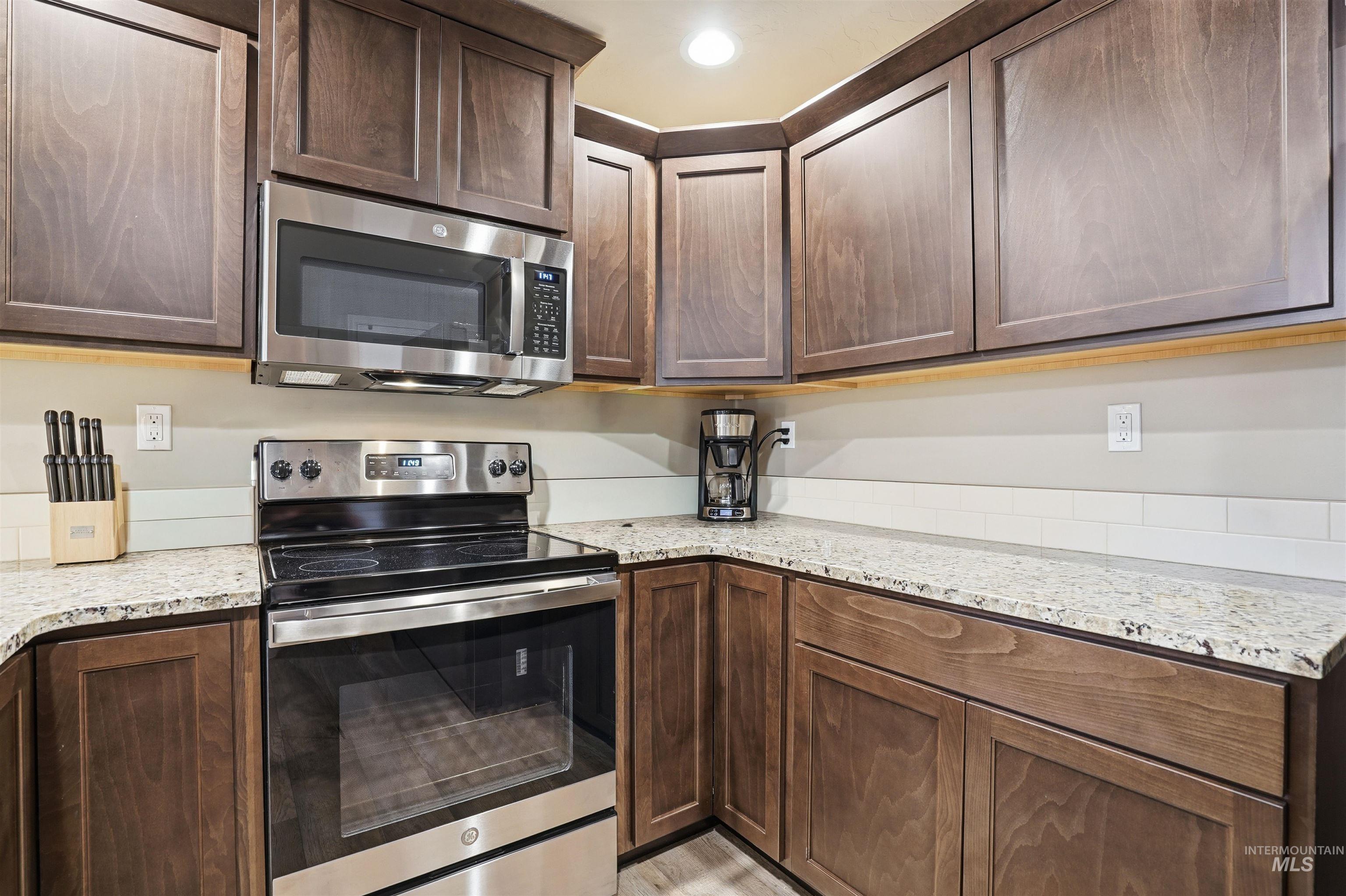 3337 NW 13th Ave, Meridian, Idaho 83646, 2 Bedrooms, 2 Bathrooms, Residential For Sale, Price $415,000, 98974751