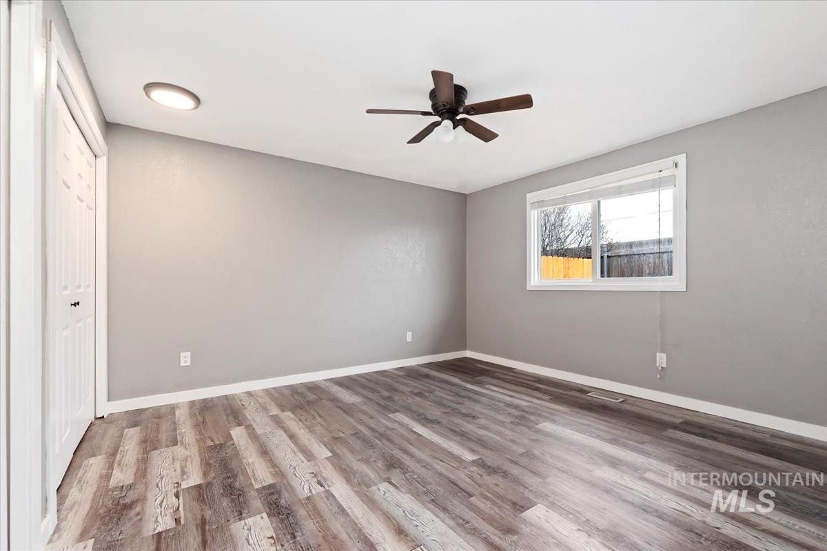 1008 W Crest Wood Dr, Meridian, Idaho 83642, 3 Bedrooms, 2 Bathrooms, Residential For Sale, Price $359,900,MLS 98974752