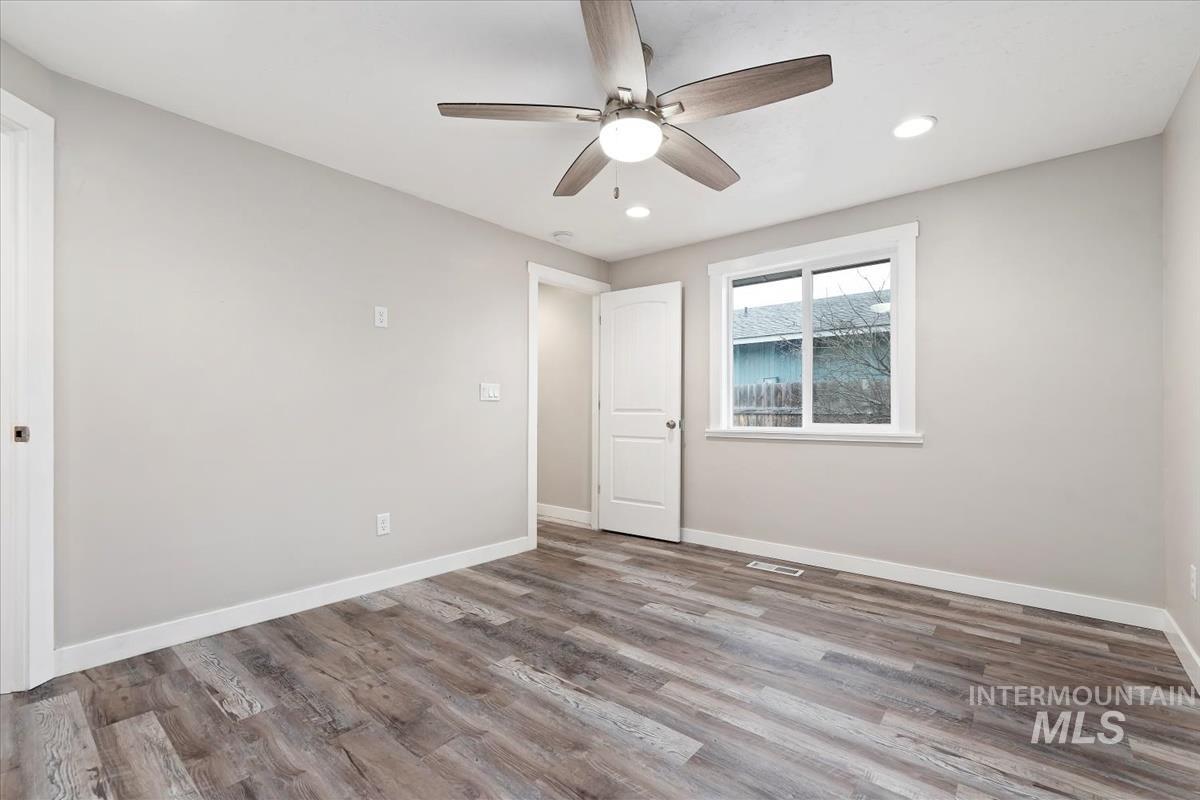 1008 W Crest Wood Dr, Meridian, Idaho 83642, 3 Bedrooms, 2 Bathrooms, Residential For Sale, Price $359,900,MLS 98974752