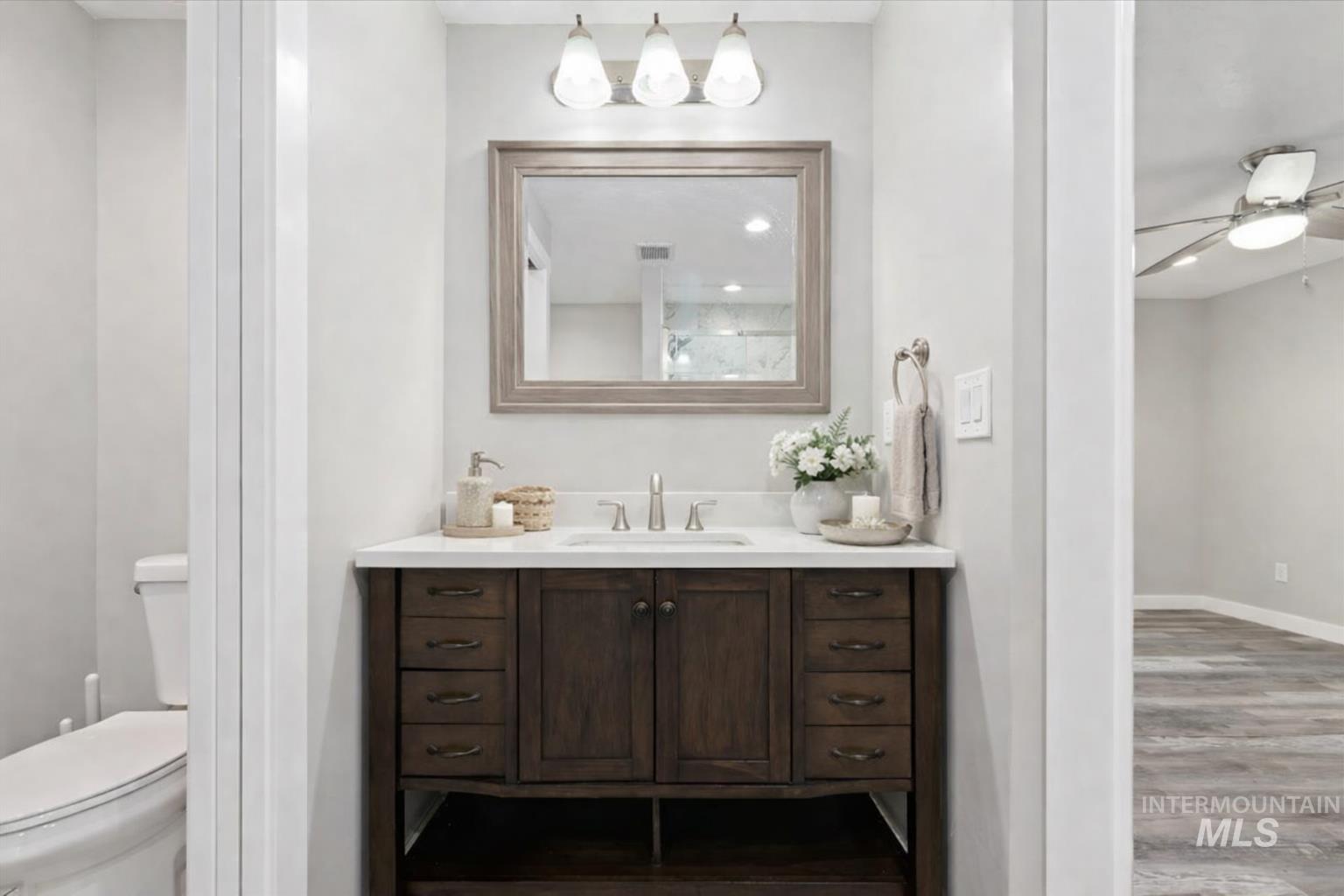 1008 W Crest Wood Dr, Meridian, Idaho 83642, 3 Bedrooms, 2 Bathrooms, Residential For Sale, Price $359,900,MLS 98974752