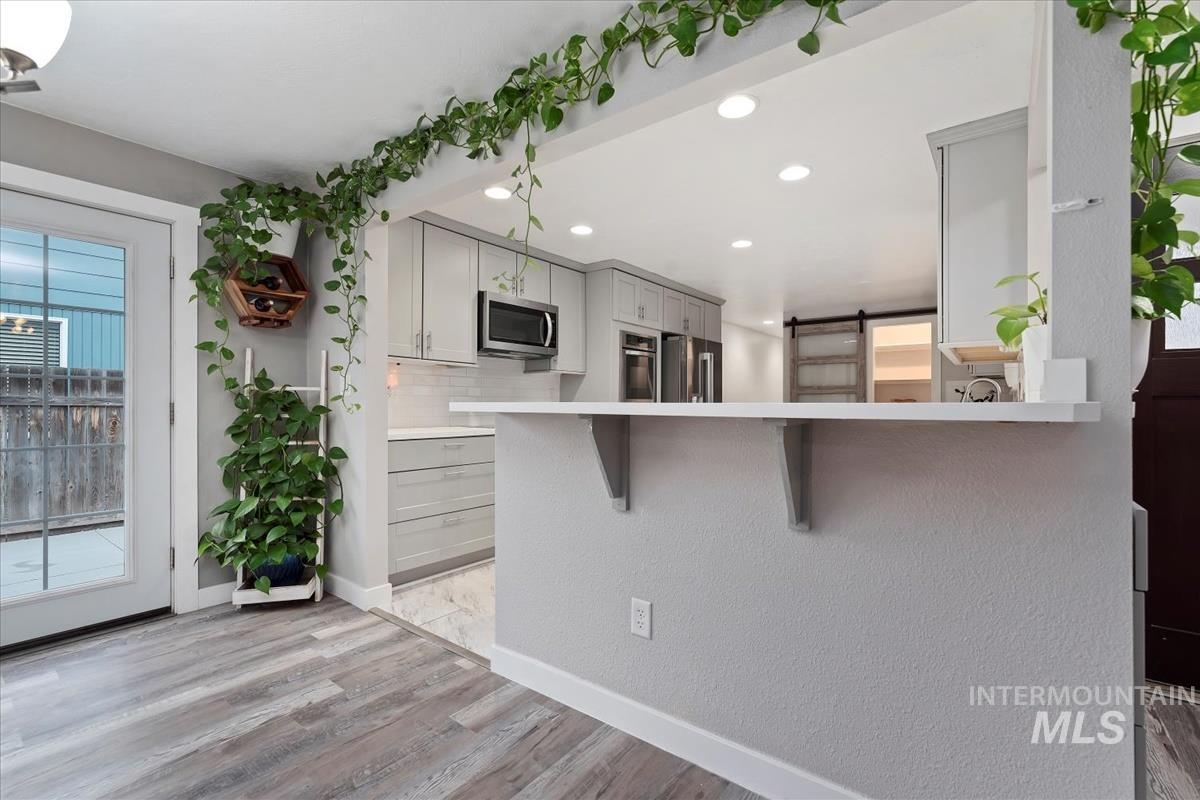 1008 W Crest Wood Dr, Meridian, Idaho 83642, 3 Bedrooms, 2 Bathrooms, Residential For Sale, Price $359,900,MLS 98974752