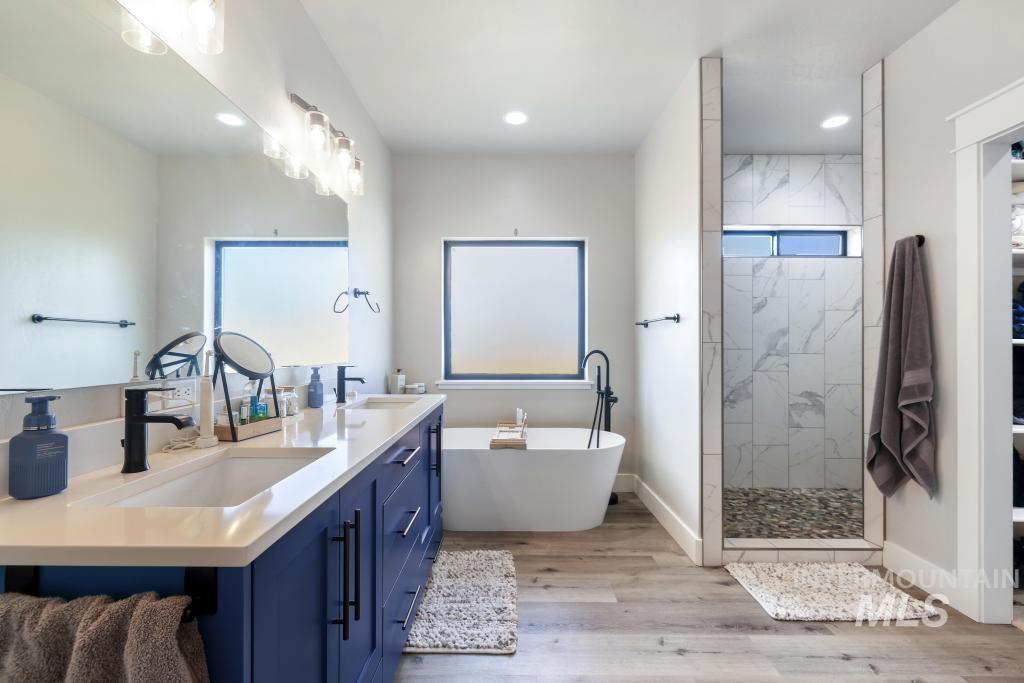 3827 Susan Circle W, Hansen, Idaho 83334, 3 Bedrooms, 2 Bathrooms, Residential For Sale, Price $698,500,MLS 98974753