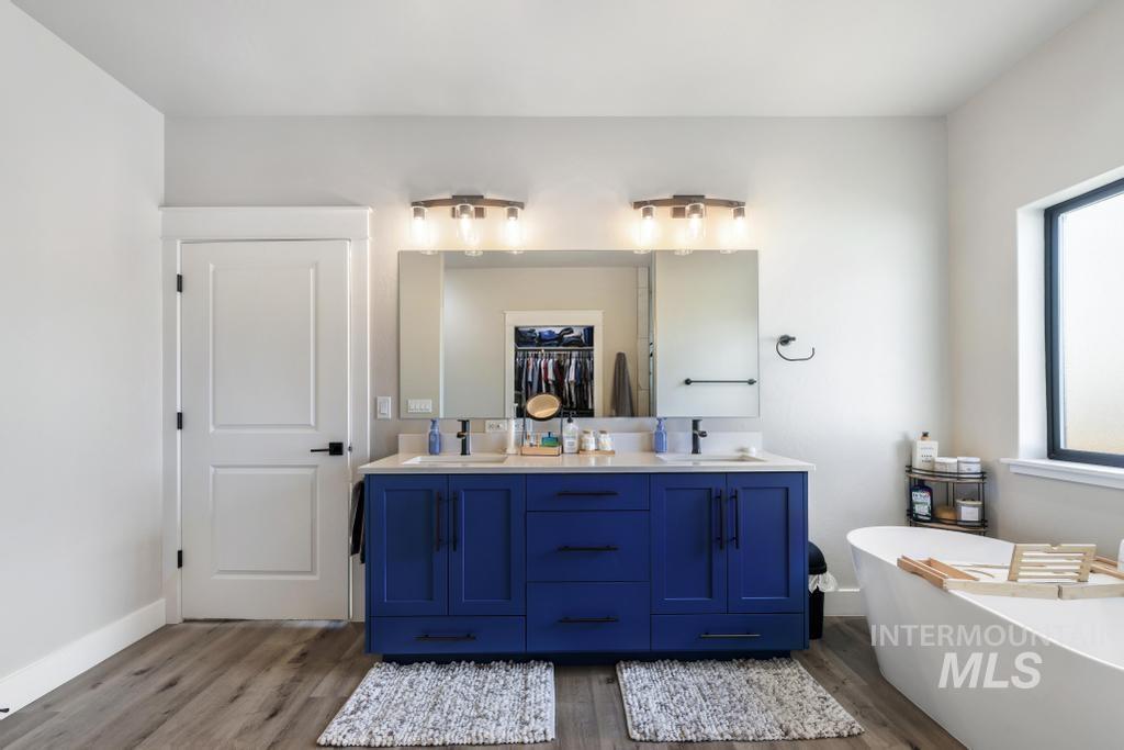 3827 Susan Circle W, Hansen, Idaho 83334, 3 Bedrooms, 2 Bathrooms, Residential For Sale, Price $698,500,MLS 98974753