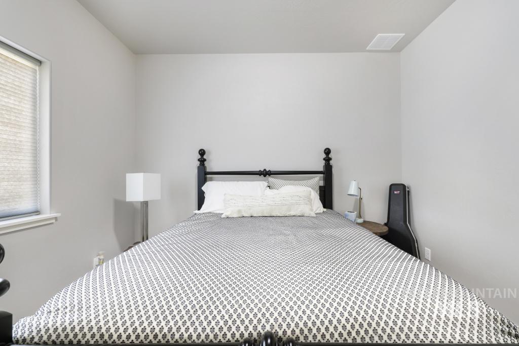 3827 Susan Circle W, Hansen, Idaho 83334, 3 Bedrooms, 2 Bathrooms, Residential For Sale, Price $698,500,MLS 98974753