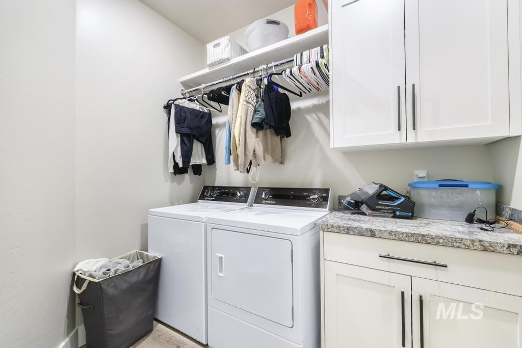 3827 Susan Circle W, Hansen, Idaho 83334, 3 Bedrooms, 2 Bathrooms, Residential For Sale, Price $698,500,MLS 98974753