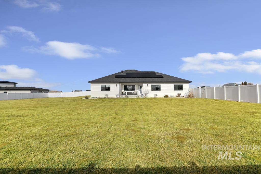 3827 Susan Circle W, Hansen, Idaho 83334, 3 Bedrooms, 2 Bathrooms, Residential For Sale, Price $698,500,MLS 98974753