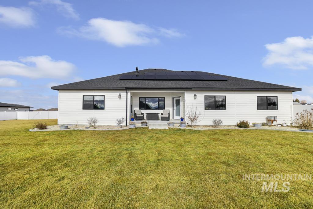 3827 Susan Circle W, Hansen, Idaho 83334, 3 Bedrooms, 2 Bathrooms, Residential For Sale, Price $698,500,MLS 98974753