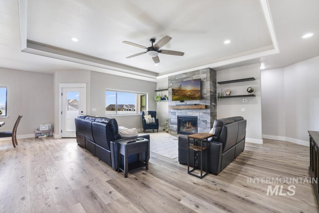 3827 Susan Circle W, Hansen, Idaho 83334, 3 Bedrooms, 2 Bathrooms, Residential For Sale, Price $698,500,MLS 98974753