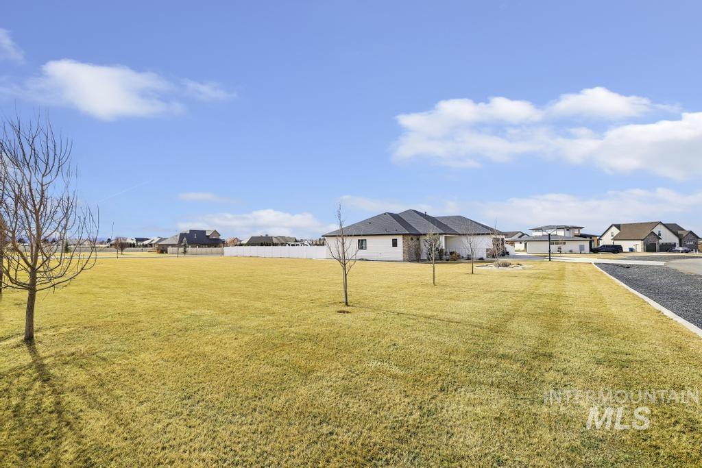 3827 Susan Circle W, Hansen, Idaho 83334, 3 Bedrooms, 2 Bathrooms, Residential For Sale, Price $698,500,MLS 98974753