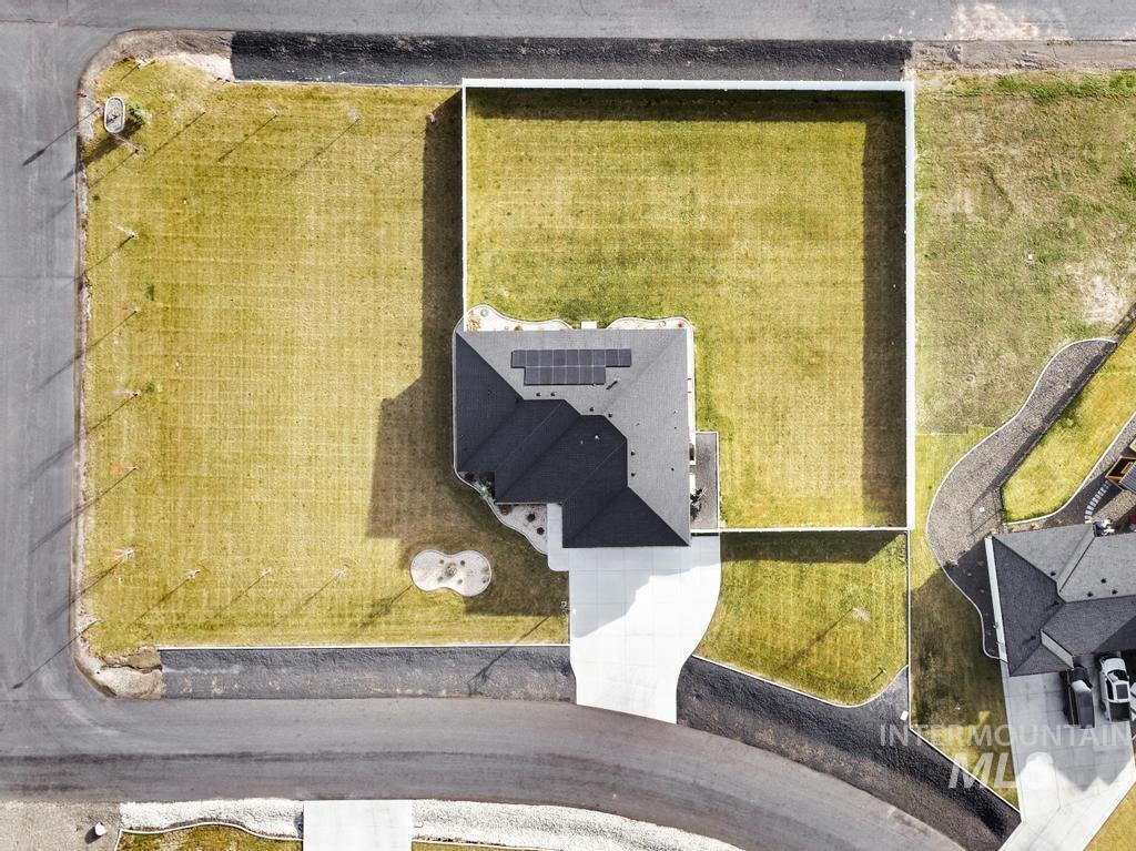 3827 Susan Circle W, Hansen, Idaho 83334, 3 Bedrooms, 2 Bathrooms, Residential For Sale, Price $698,500,MLS 98974753