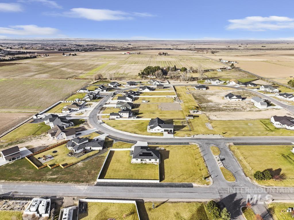 3827 Susan Circle W, Hansen, Idaho 83334, 3 Bedrooms, 2 Bathrooms, Residential For Sale, Price $698,500,MLS 98974753