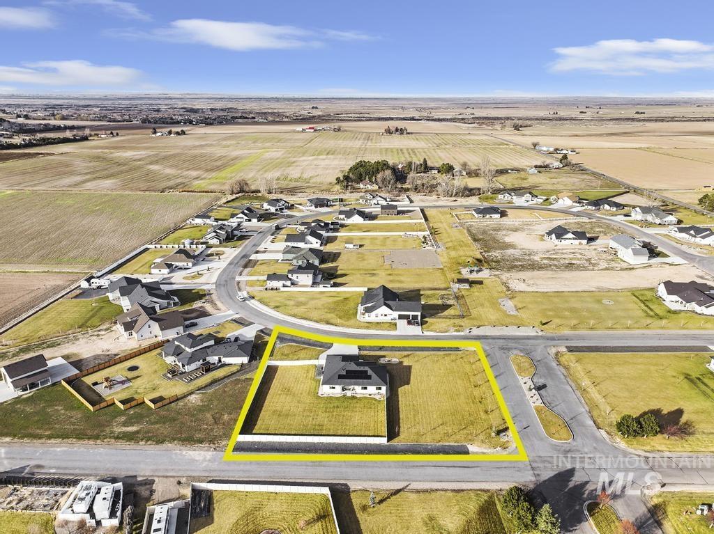 3827 Susan Circle W, Hansen, Idaho 83334, 3 Bedrooms, 2 Bathrooms, Residential For Sale, Price $698,500,MLS 98974753