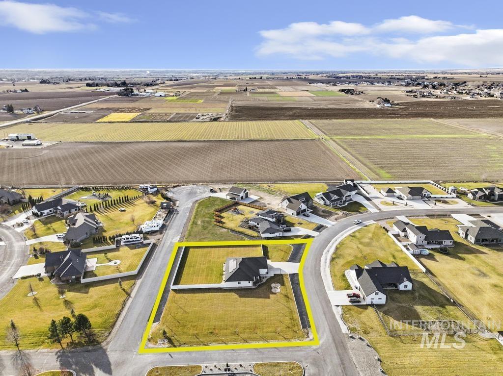 3827 Susan Circle W, Hansen, Idaho 83334, 3 Bedrooms, 2 Bathrooms, Residential For Sale, Price $698,500,MLS 98974753