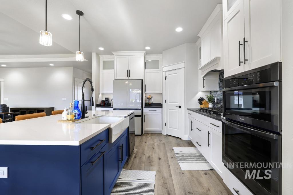 3827 Susan Circle W, Hansen, Idaho 83334, 3 Bedrooms, 2 Bathrooms, Residential For Sale, Price $698,500,MLS 98974753