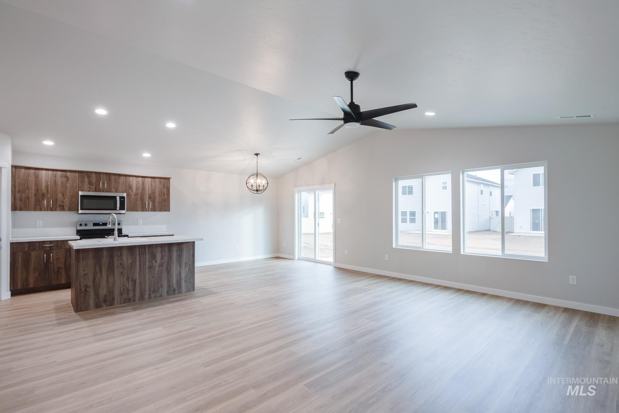 2182 N Thunderbolt St, Mountain Home, Idaho 83647, 3 Bedrooms, 2 Bathrooms, Residential For Sale, Price $379,990, 98974756