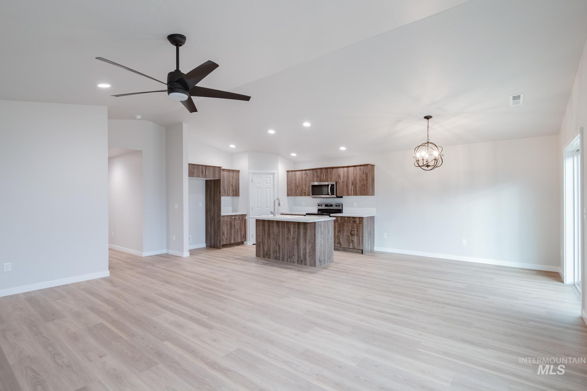 2182 N Thunderbolt St, Mountain Home, Idaho 83647, 3 Bedrooms, 2 Bathrooms, Residential For Sale, Price $379,990, 98974756