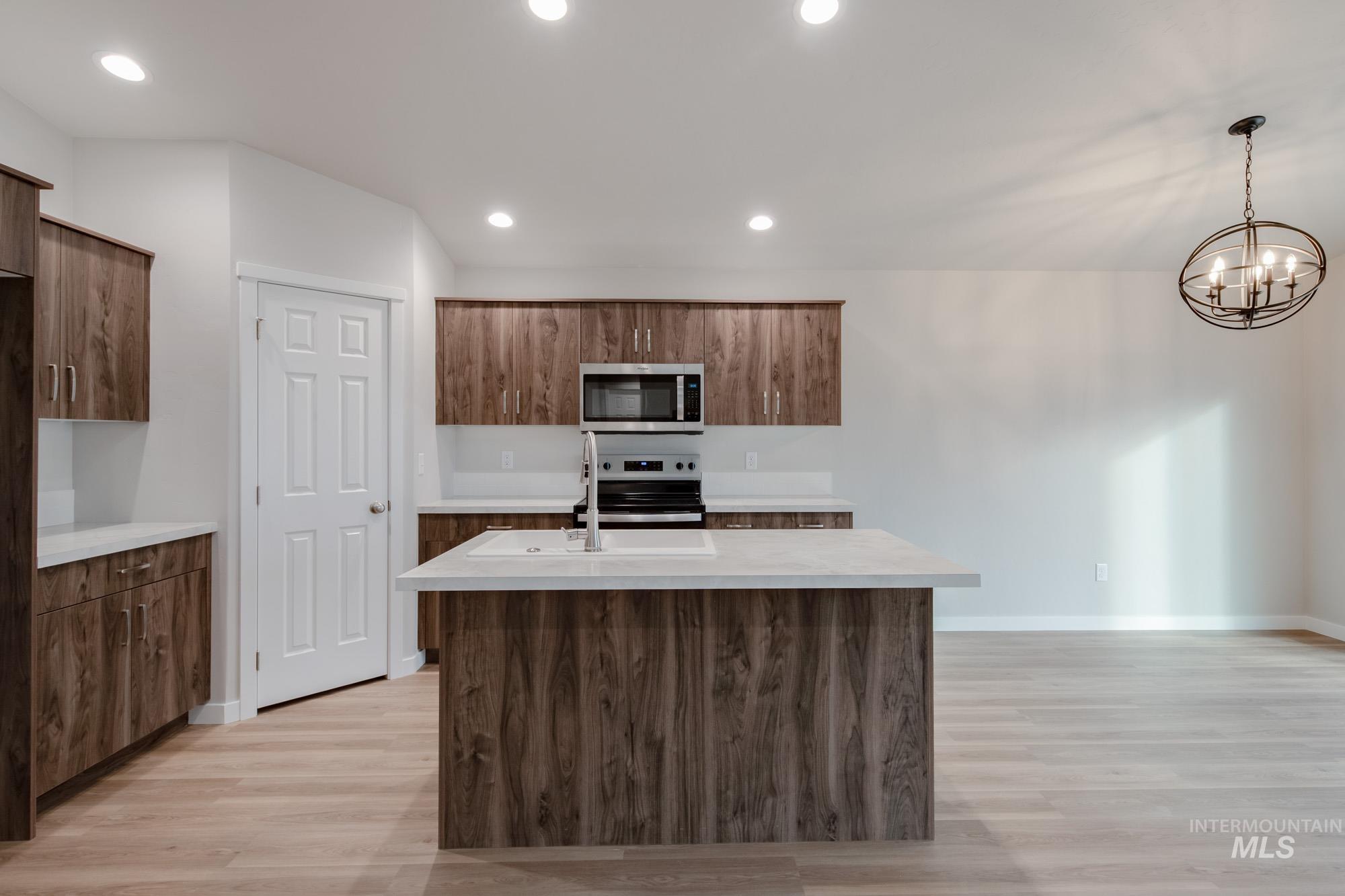 2182 N Thunderbolt St, Mountain Home, Idaho 83647, 3 Bedrooms, 2 Bathrooms, Residential For Sale, Price $379,990, 98974756