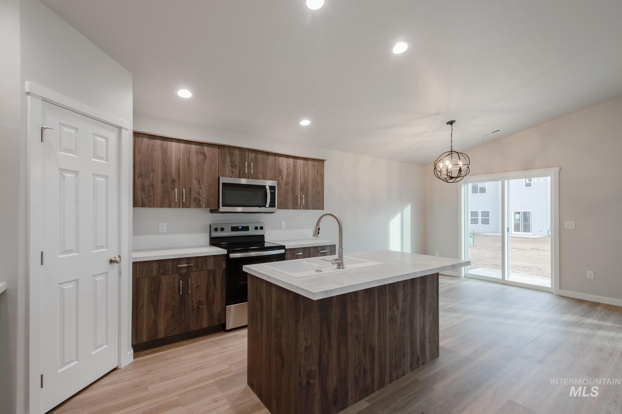 2182 N Thunderbolt St, Mountain Home, Idaho 83647, 3 Bedrooms, 2 Bathrooms, Residential For Sale, Price $379,990, 98974756