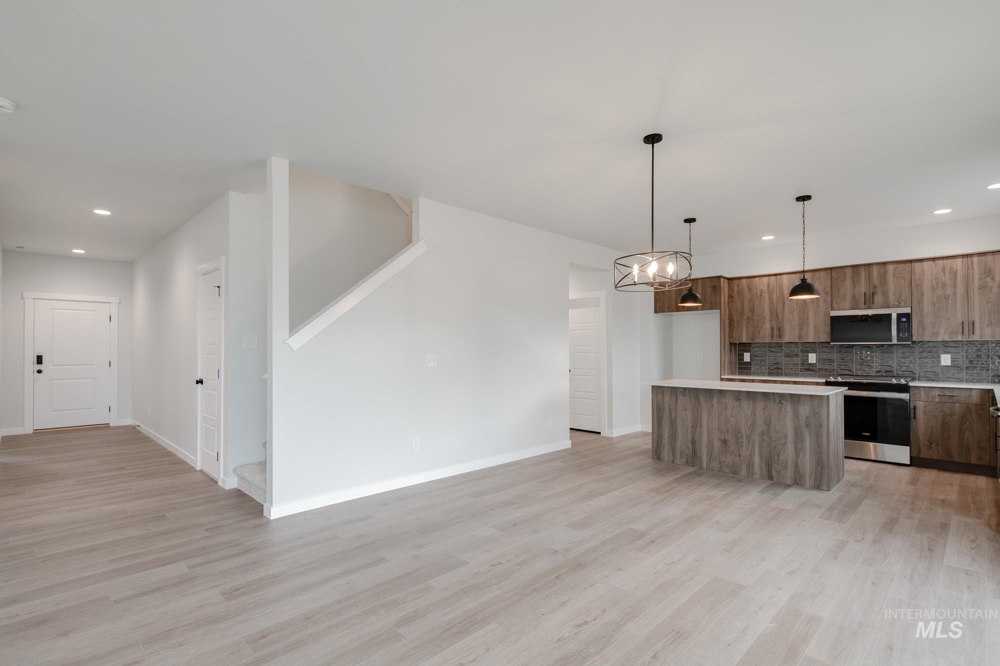 2952 N Schimigadoon Way, Eagle, Idaho 83616, 5 Bedrooms, 3 Bathrooms, Residential For Sale, Price $694,990,MLS 98974763