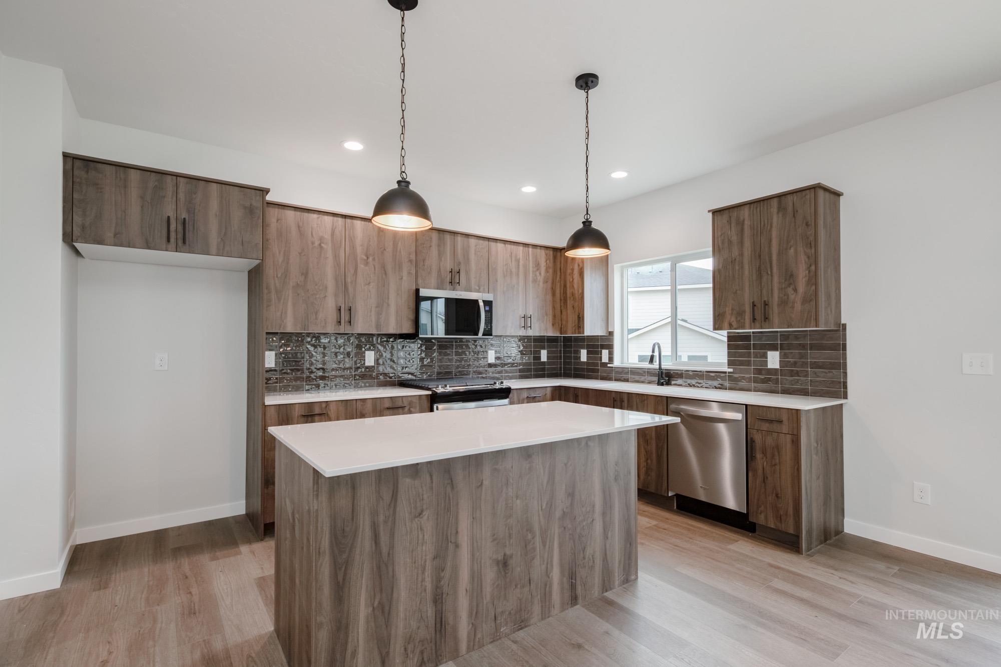 2952 N Schimigadoon Way, Eagle, Idaho 83616, 5 Bedrooms, 3 Bathrooms, Residential For Sale, Price $694,990,MLS 98974763