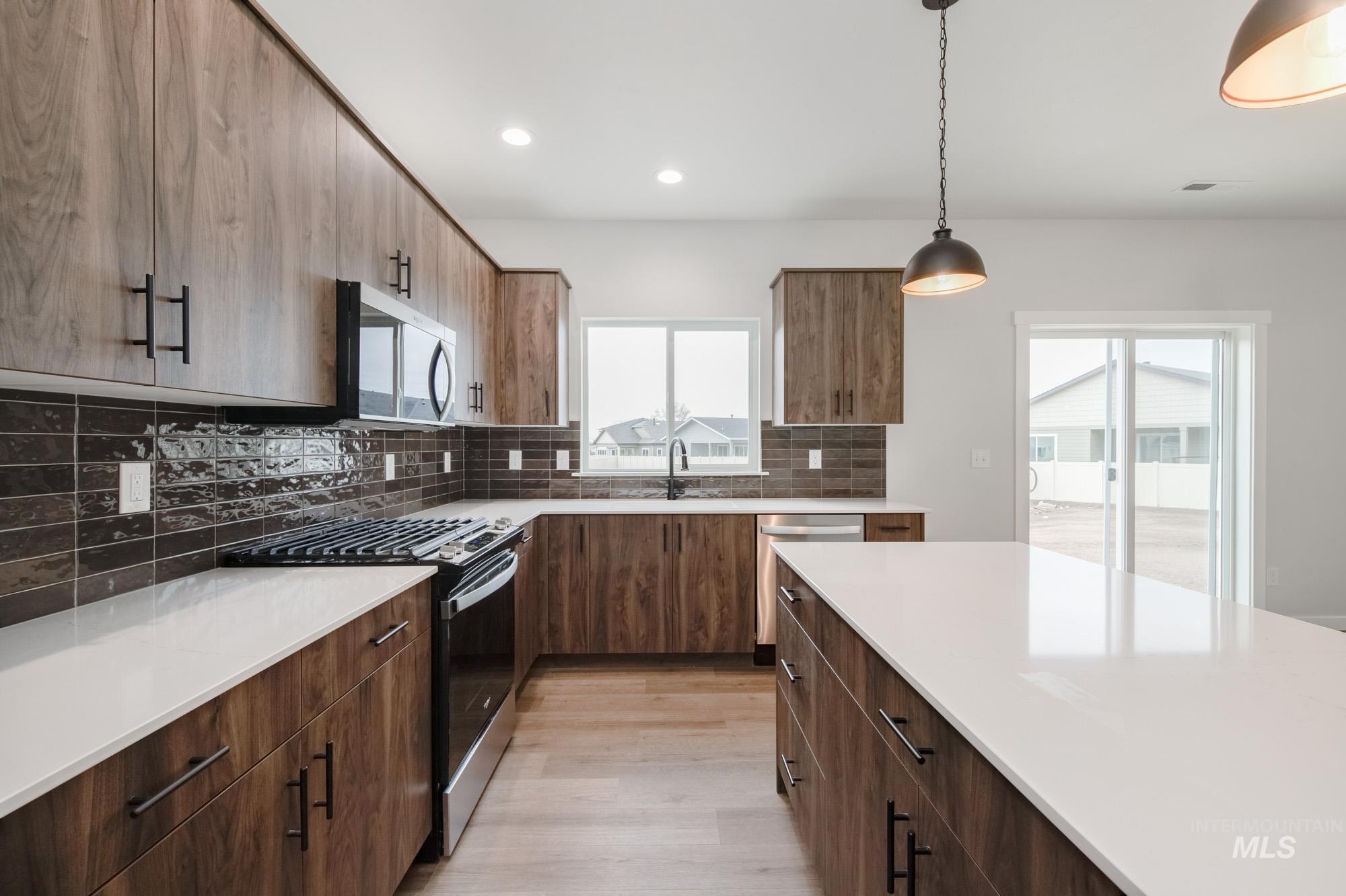 2952 N Schimigadoon Way, Eagle, Idaho 83616, 5 Bedrooms, 3 Bathrooms, Residential For Sale, Price $694,990,MLS 98974763