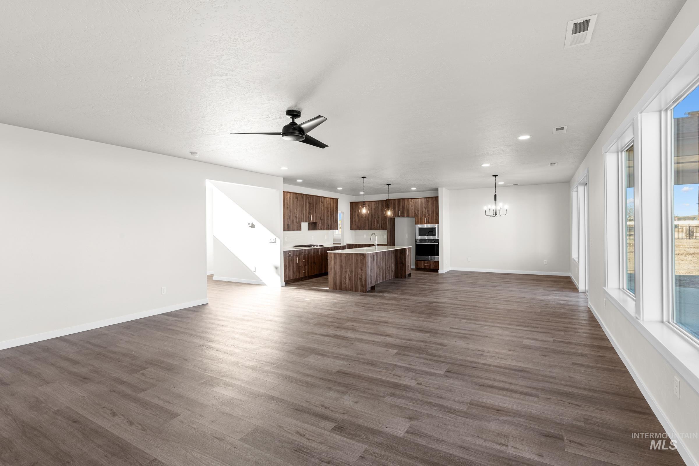 2972 N Schimigadoon Way, Eagle, Idaho 83616, 4 Bedrooms, 3.5 Bathrooms, Residential For Sale, Price $1,074,990,MLS 98974766