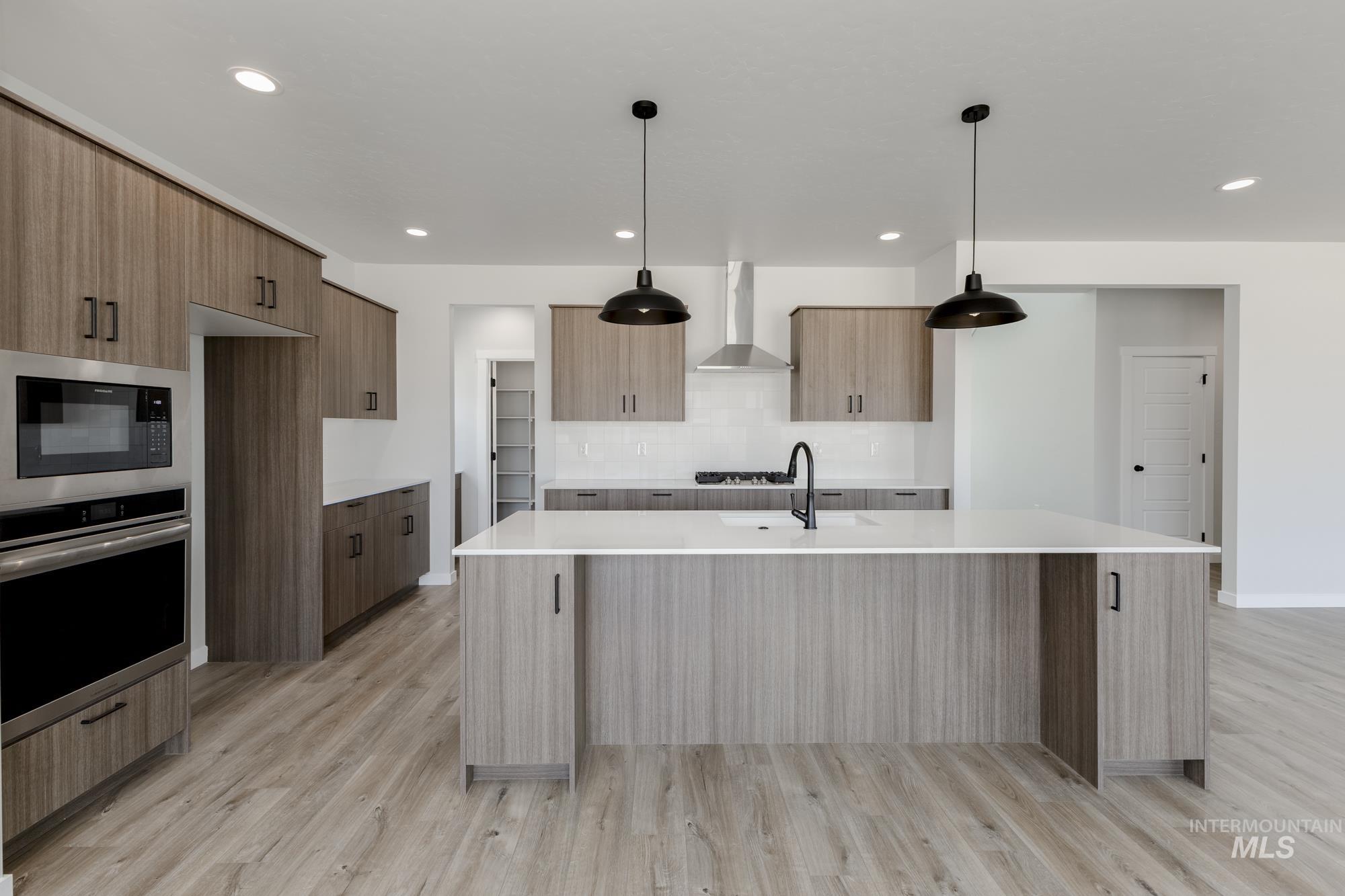 2972 N Schimigadoon Way, Eagle, Idaho 83616, 4 Bedrooms, 3.5 Bathrooms, Residential For Sale, Price $1,074,990,MLS 98974766