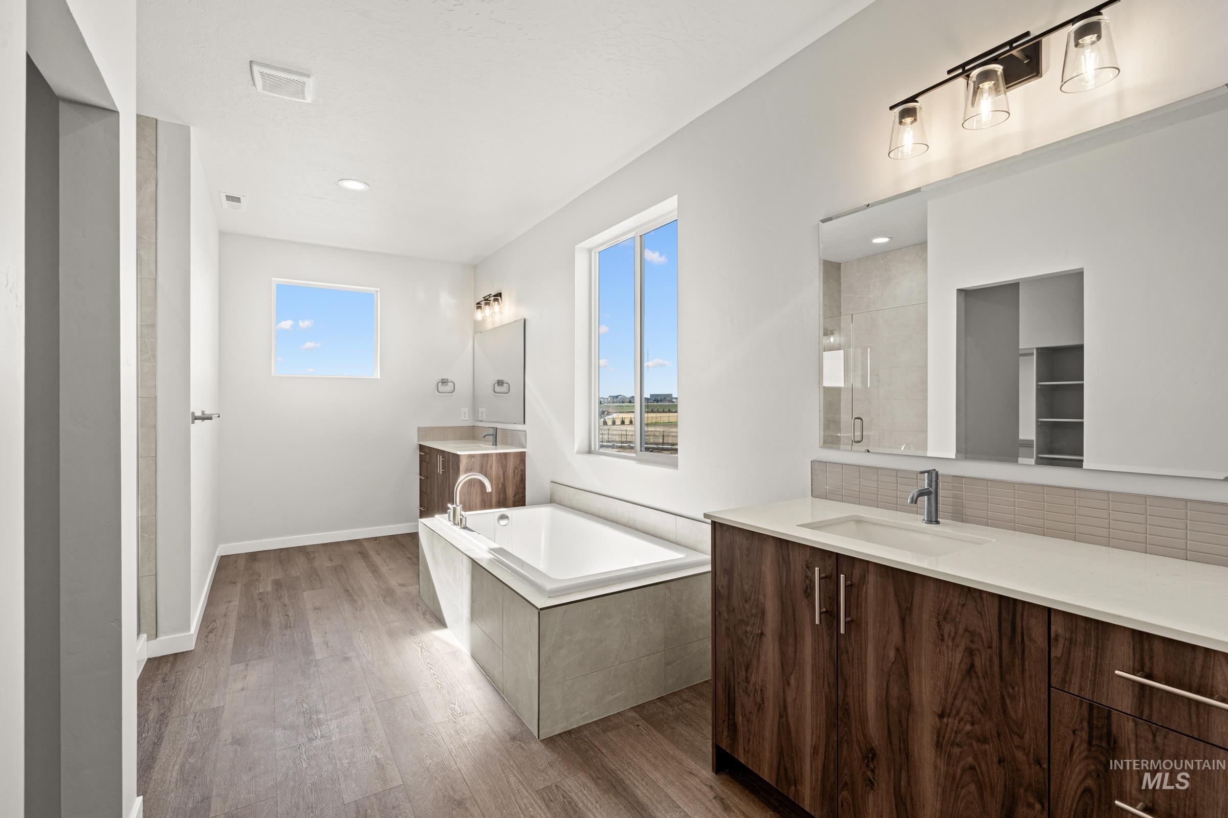 2972 N Schimigadoon Way, Eagle, Idaho 83616, 4 Bedrooms, 3.5 Bathrooms, Residential For Sale, Price $1,074,990,MLS 98974766