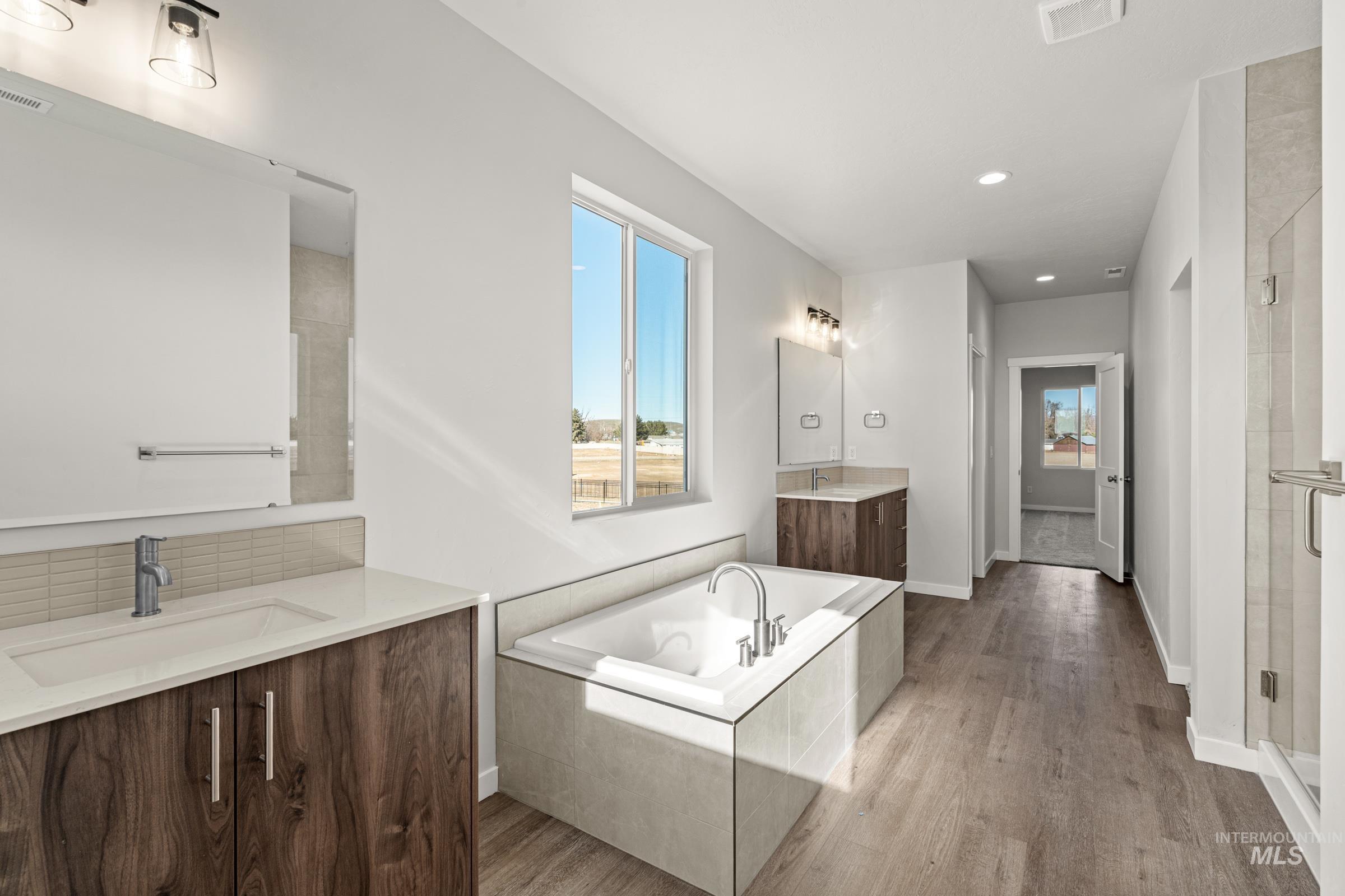 2972 N Schimigadoon Way, Eagle, Idaho 83616, 4 Bedrooms, 3.5 Bathrooms, Residential For Sale, Price $1,074,990,MLS 98974766