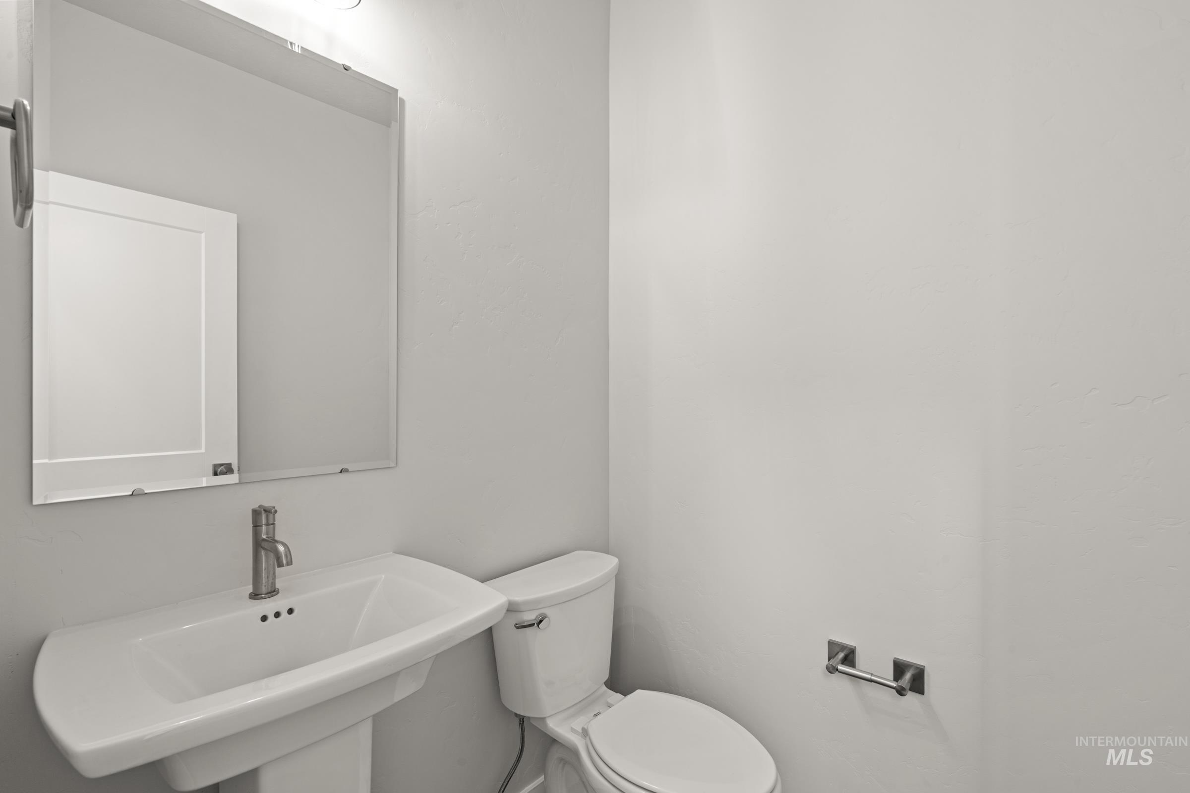 2972 N Schimigadoon Way, Eagle, Idaho 83616, 4 Bedrooms, 3.5 Bathrooms, Residential For Sale, Price $1,074,990,MLS 98974766