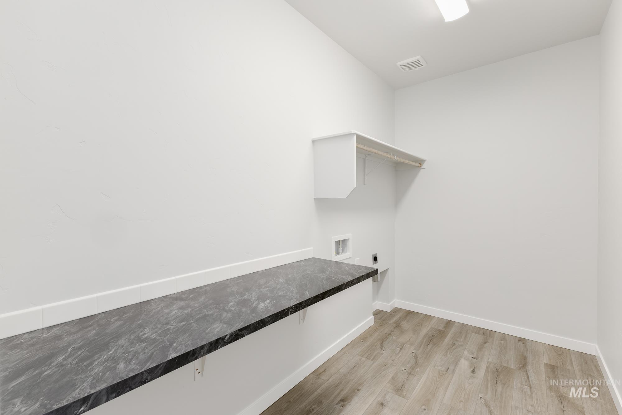 2972 N Schimigadoon Way, Eagle, Idaho 83616, 4 Bedrooms, 3.5 Bathrooms, Residential For Sale, Price $1,074,990,MLS 98974766