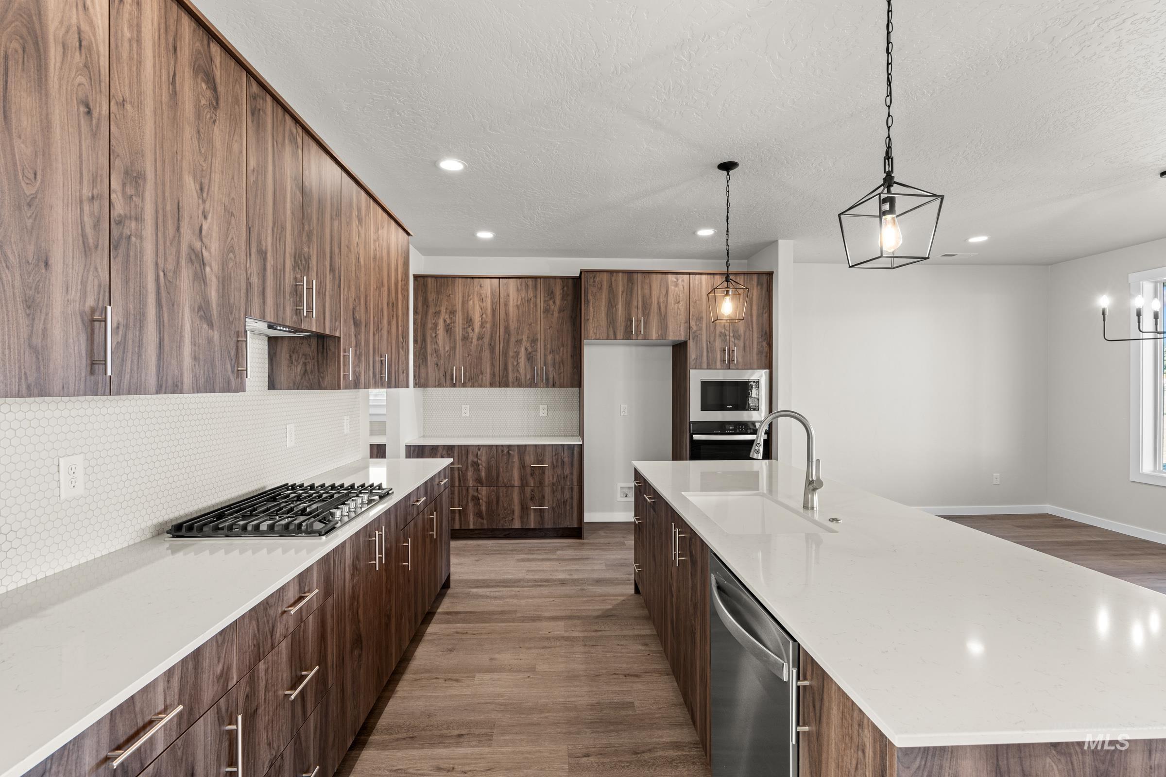 2972 N Schimigadoon Way, Eagle, Idaho 83616, 4 Bedrooms, 3.5 Bathrooms, Residential For Sale, Price $1,074,990,MLS 98974766