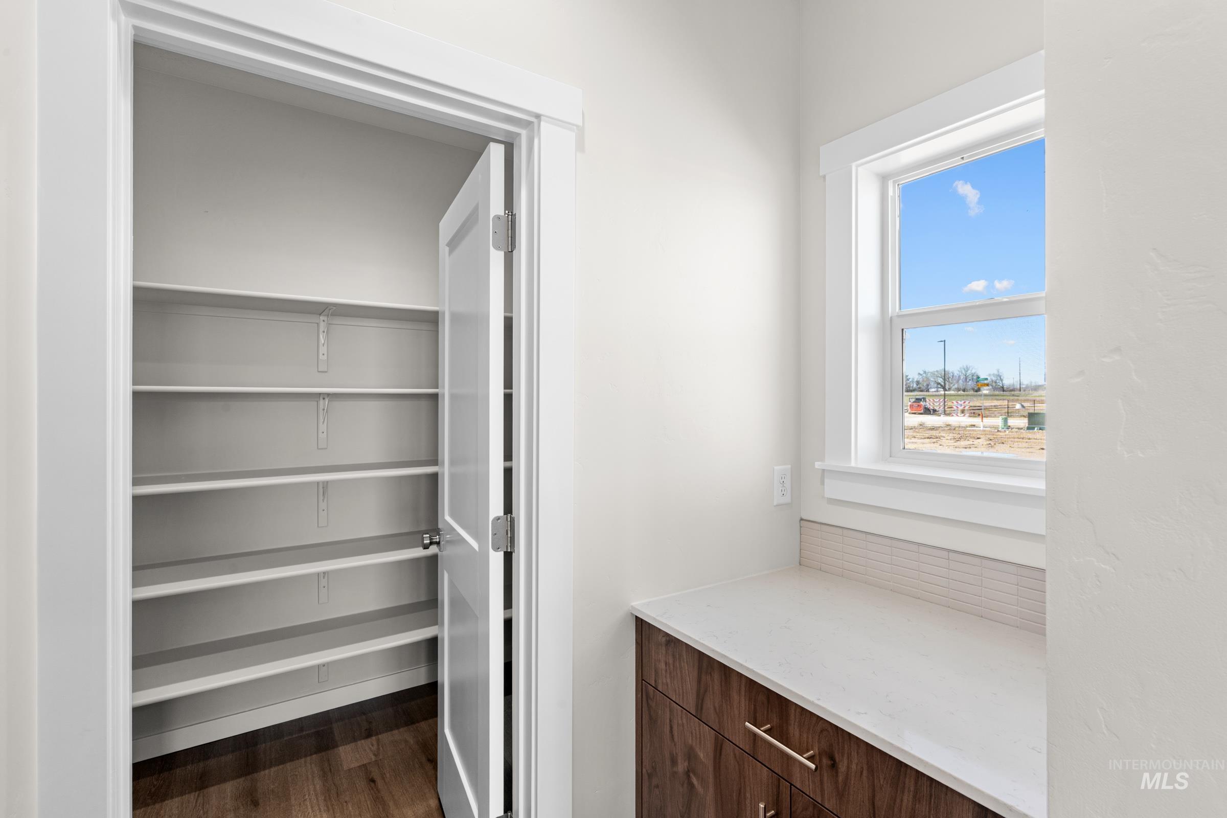 2972 N Schimigadoon Way, Eagle, Idaho 83616, 4 Bedrooms, 3.5 Bathrooms, Residential For Sale, Price $1,074,990,MLS 98974766