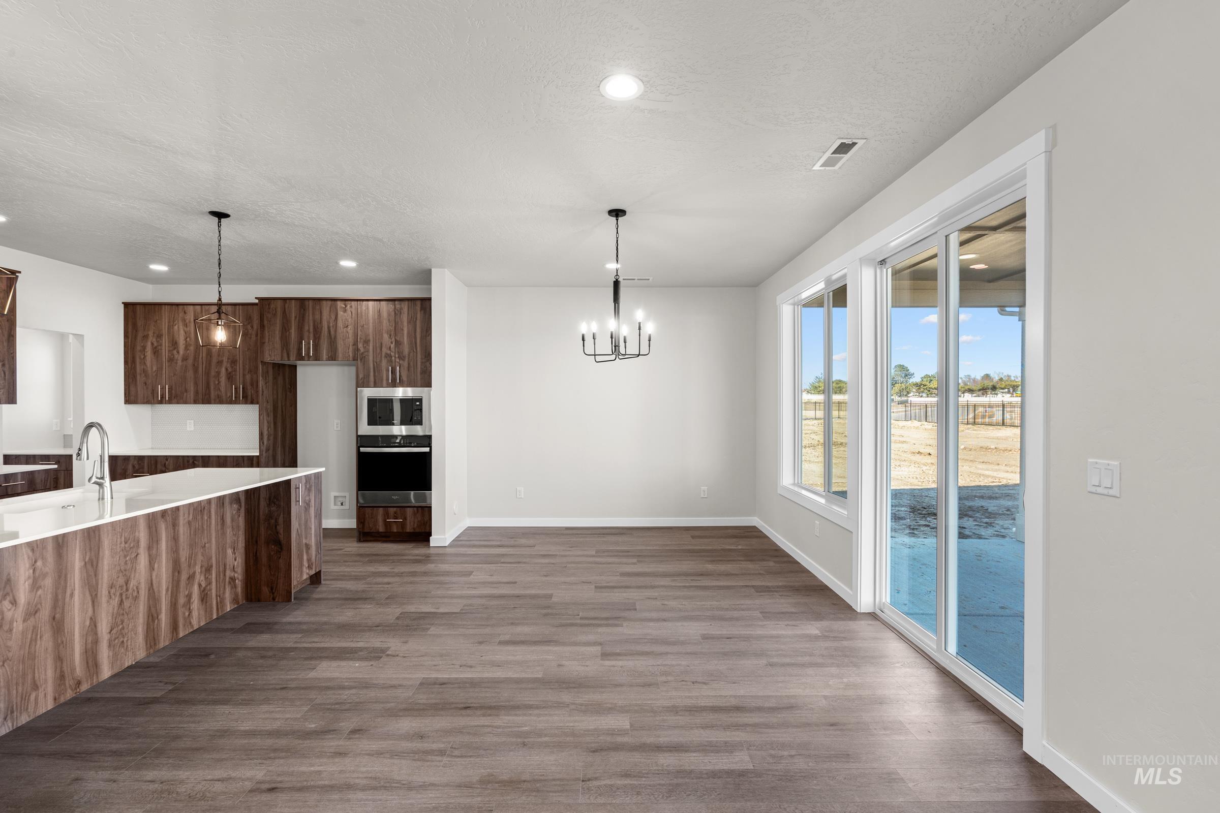 2972 N Schimigadoon Way, Eagle, Idaho 83616, 4 Bedrooms, 3.5 Bathrooms, Residential For Sale, Price $1,074,990,MLS 98974766