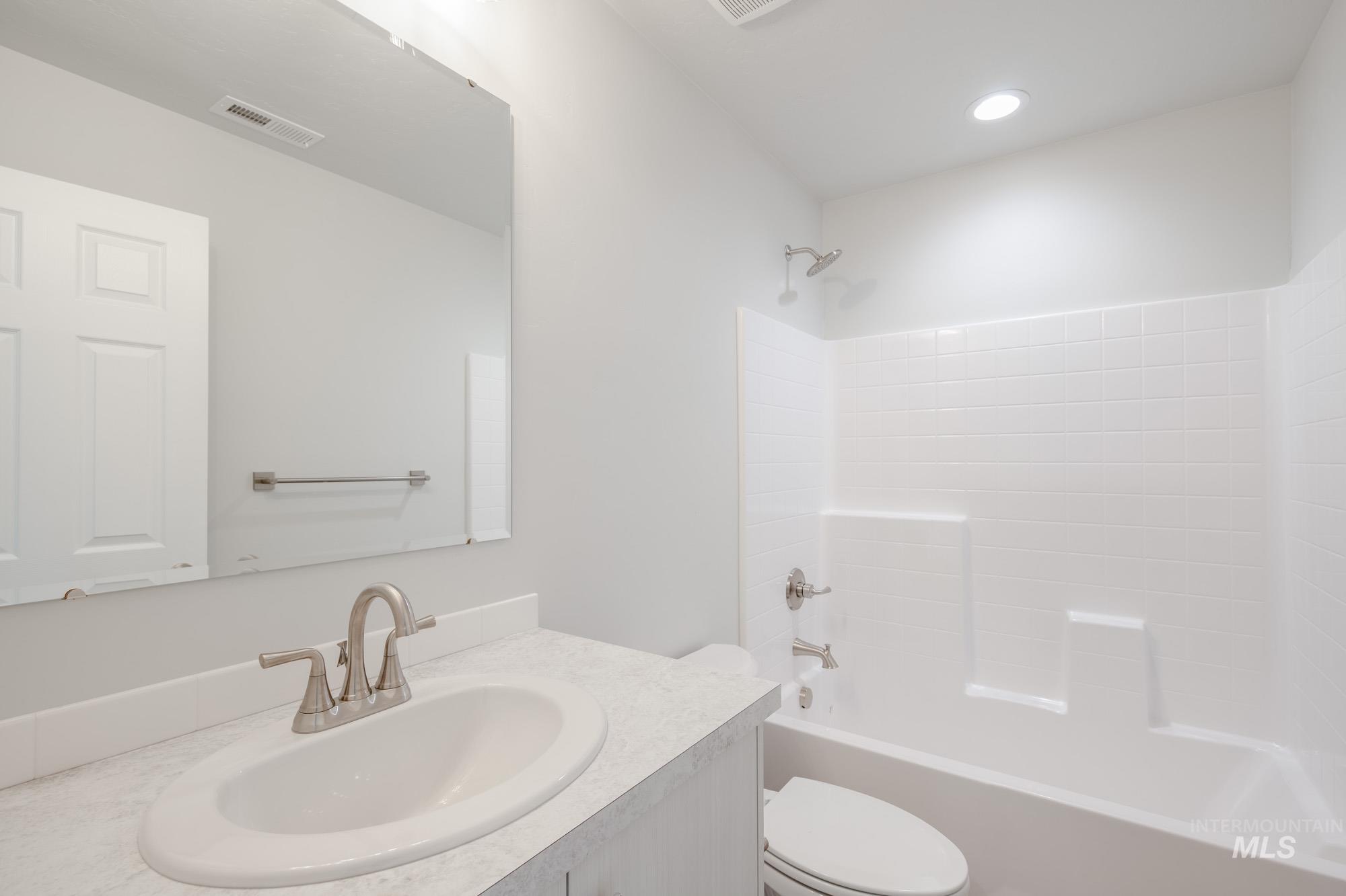 11805 W Snow Flower Dr, Star, Idaho 83669, 5 Bedrooms, 3 Bathrooms, Residential For Sale, Price $549,990, 98974769