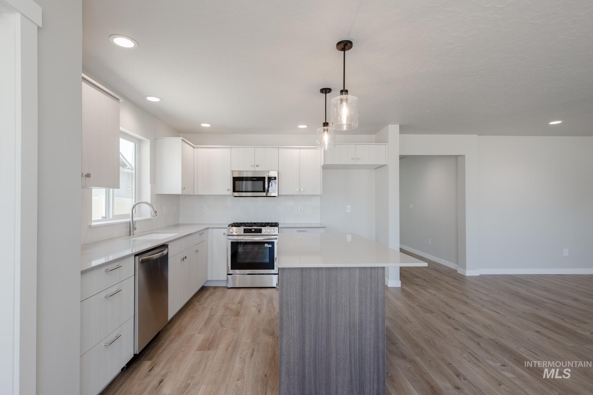 11805 W Snow Flower Dr, Star, Idaho 83669, 5 Bedrooms, 3 Bathrooms, Residential For Sale, Price $549,990, 98974769