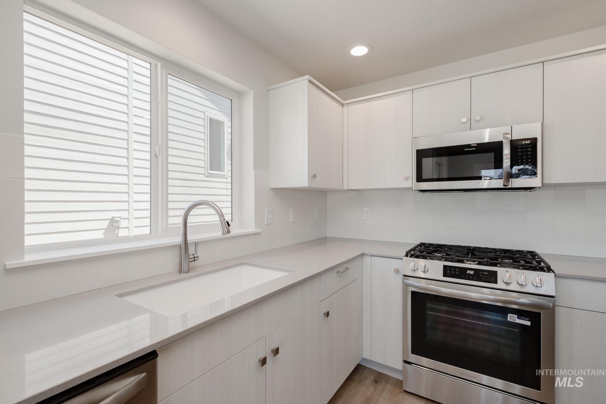 11805 W Snow Flower Dr, Star, Idaho 83669, 5 Bedrooms, 3 Bathrooms, Residential For Sale, Price $549,990, 98974769