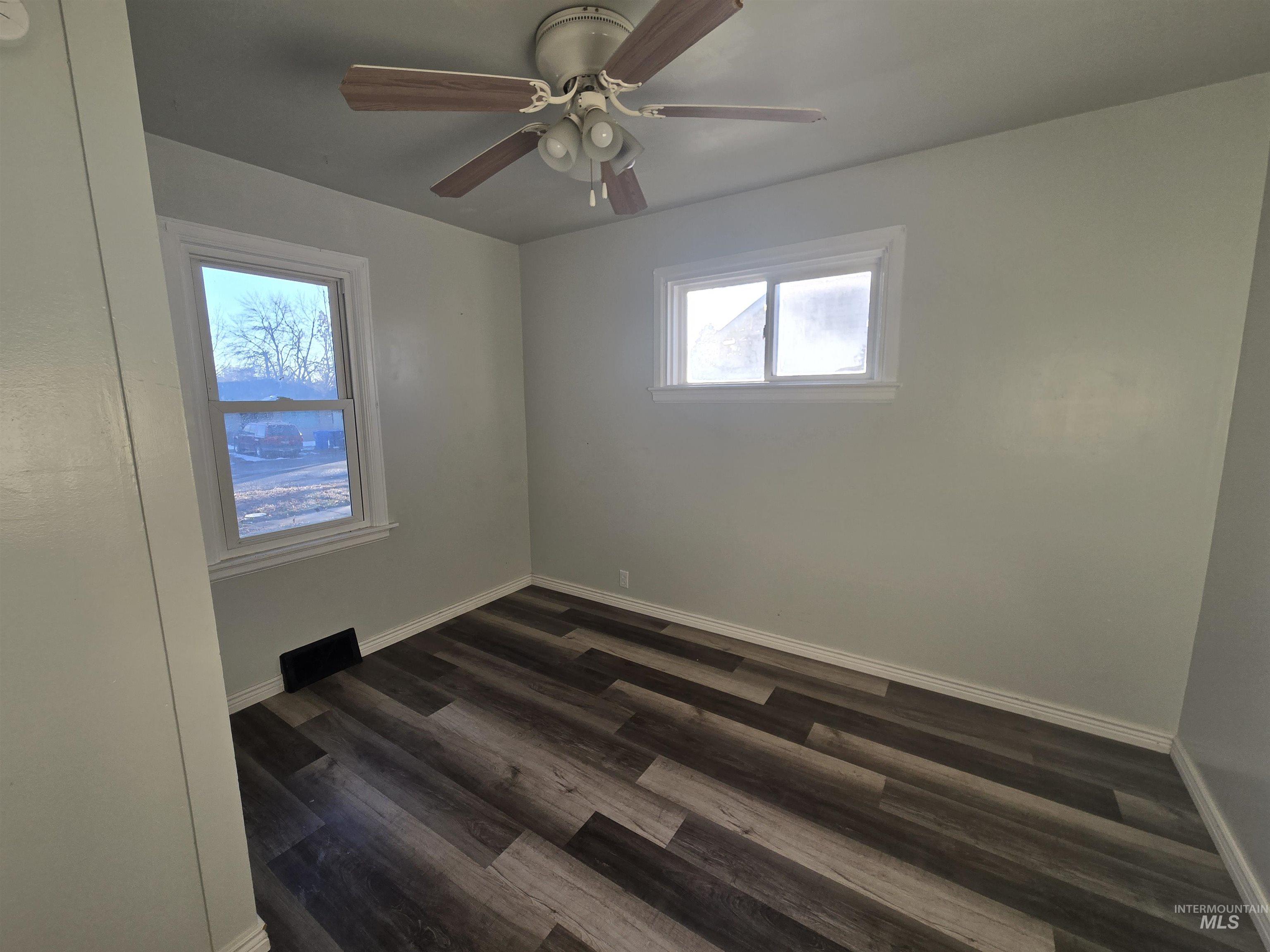 328 E Ave D, Jerome, Idaho 83338, 2 Bedrooms, 1 Bathroom, Residential For Sale, Price $229,000,MLS 98974770