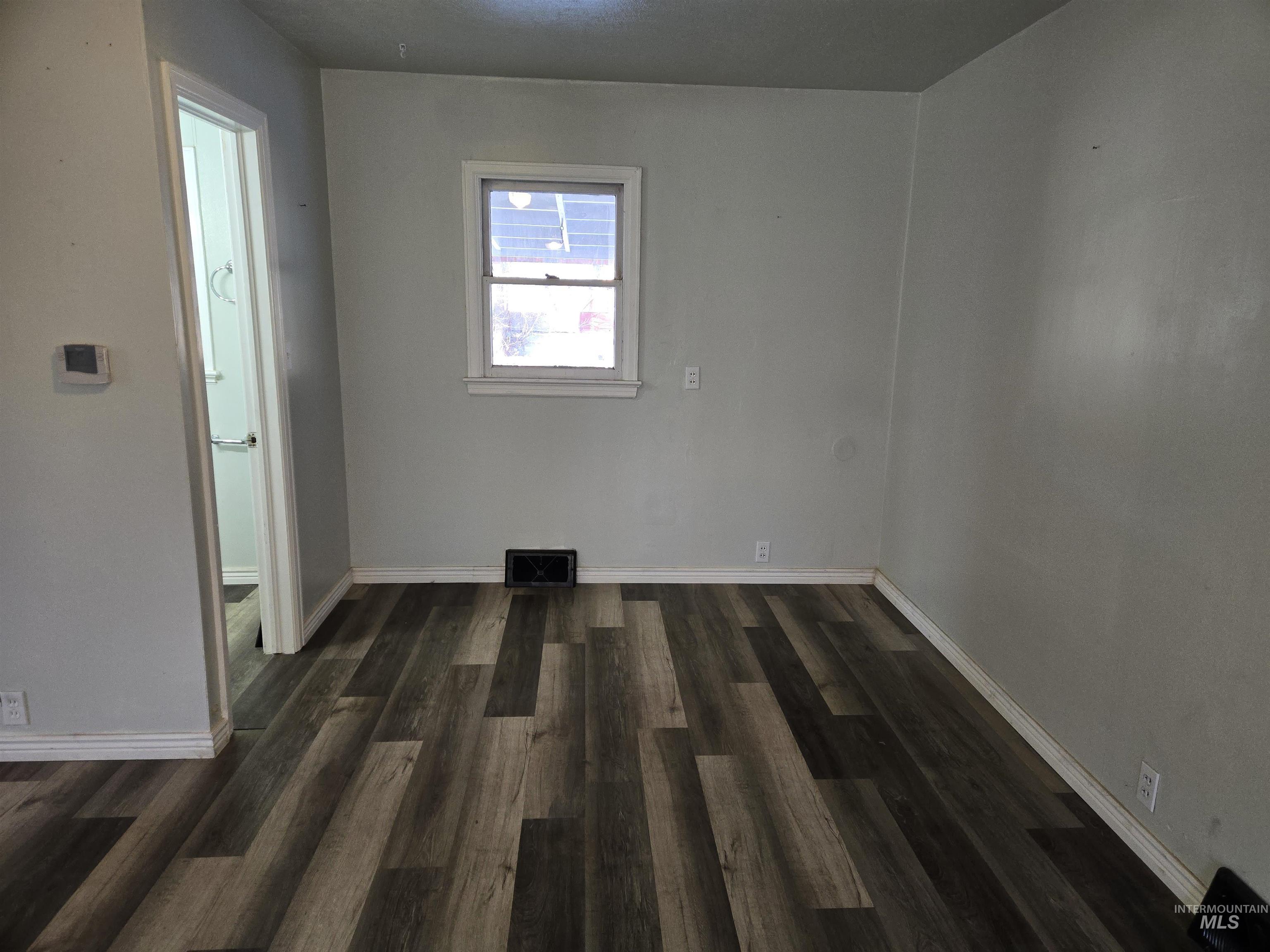 328 E Ave D, Jerome, Idaho 83338, 2 Bedrooms, 1 Bathroom, Residential For Sale, Price $229,000,MLS 98974770