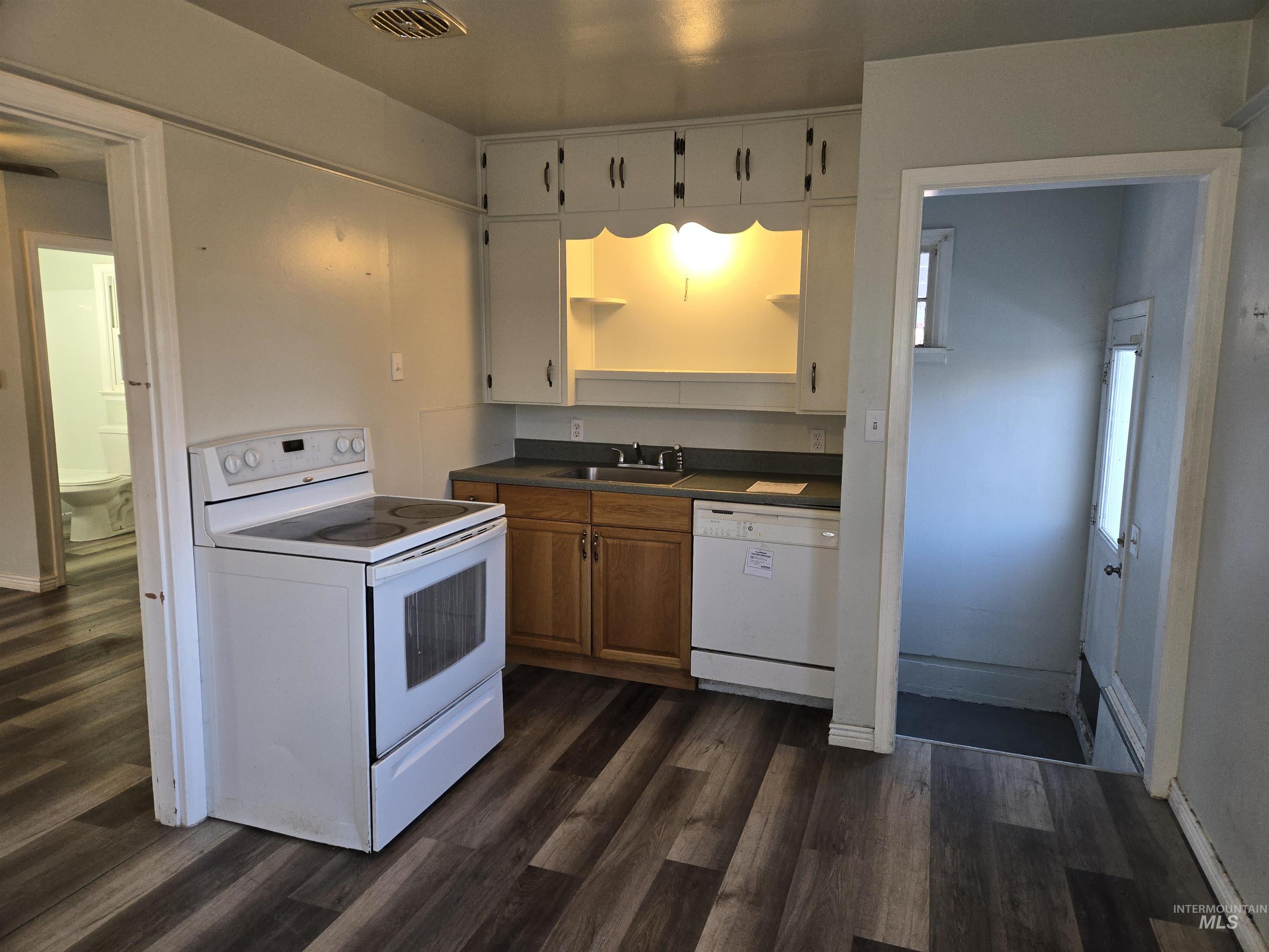 328 E Ave D, Jerome, Idaho 83338, 2 Bedrooms, 1 Bathroom, Residential For Sale, Price $229,000,MLS 98974770